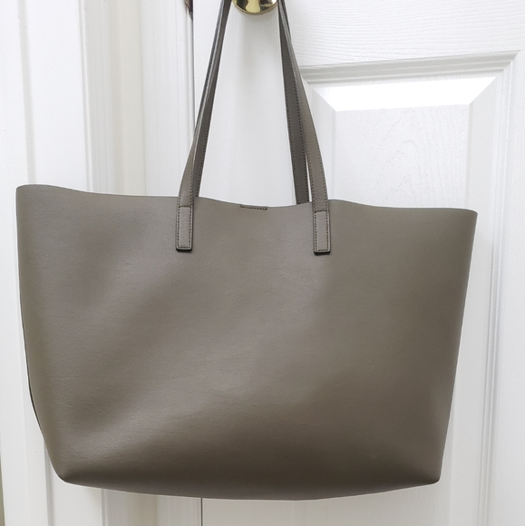 ***SOLD***Saint Laurent Large Leather Shopper Tote in Khaki - Picture 3 of 16